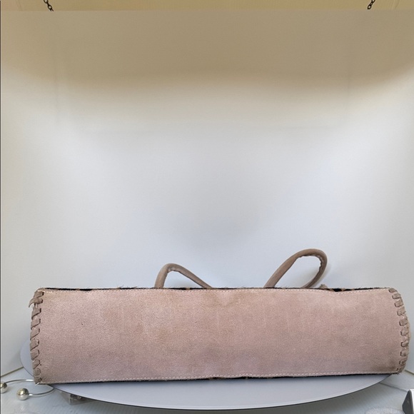 CEONI Chic Animal Print Tote with Tan Accents - Picture 10 of 10